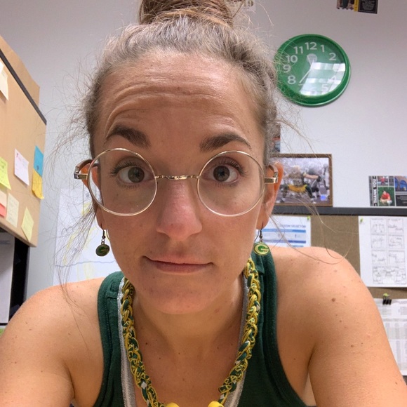 Meet your Posher, Lisa - Picture 3 of 4